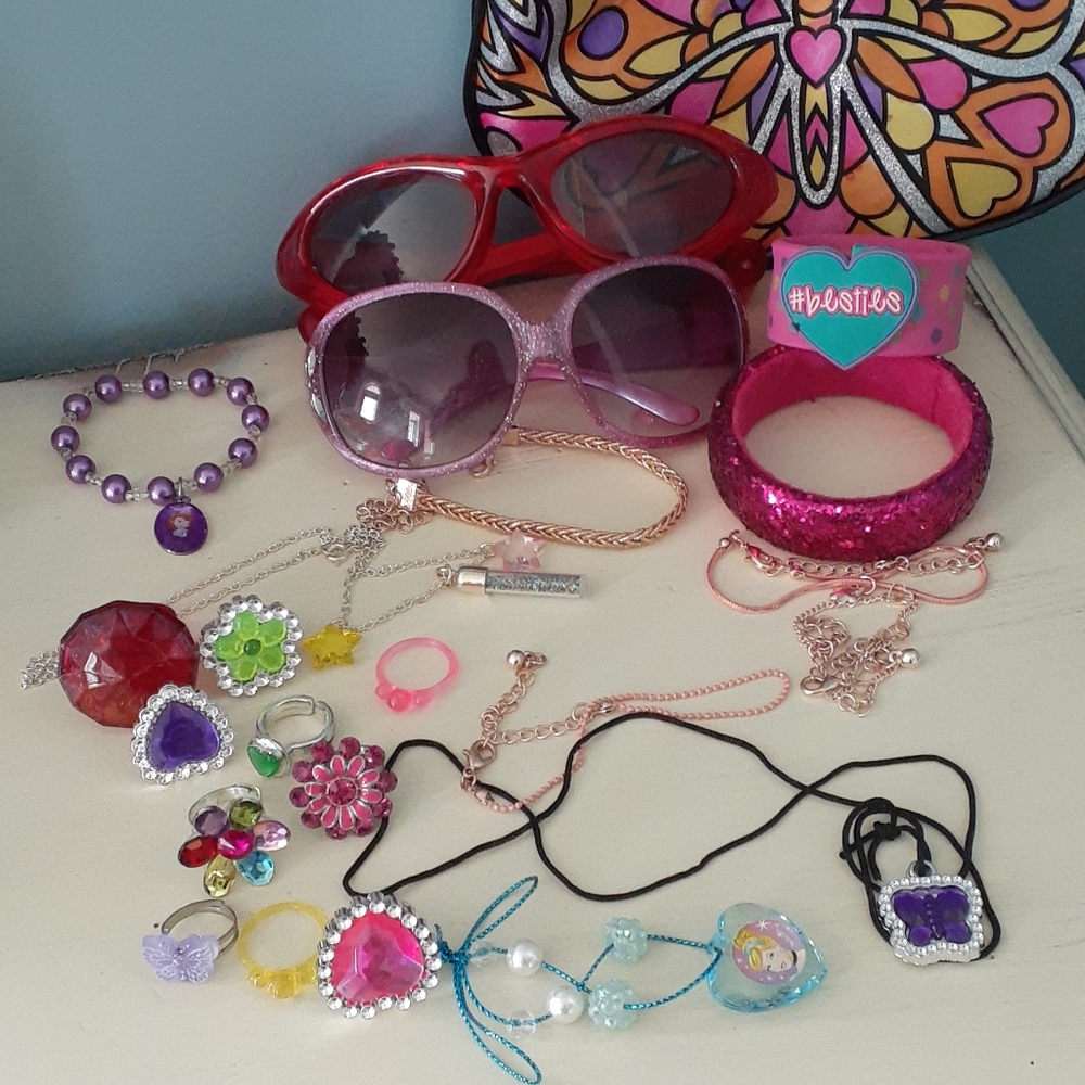 + Big bundle of girl's jewelry and sunglasses